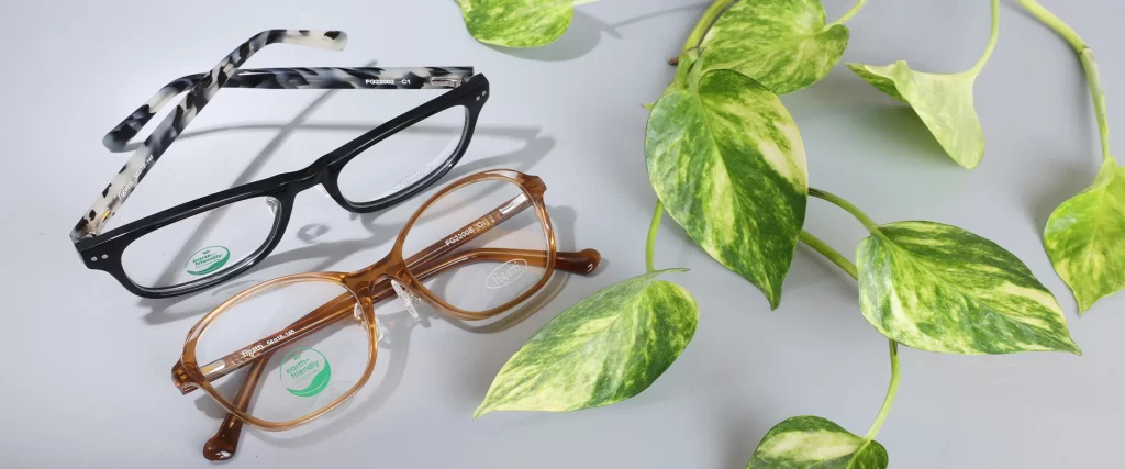 brown square and Marble-pattern eyeglasses