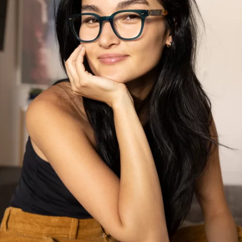 toms-1 woman wearing toms eyewear