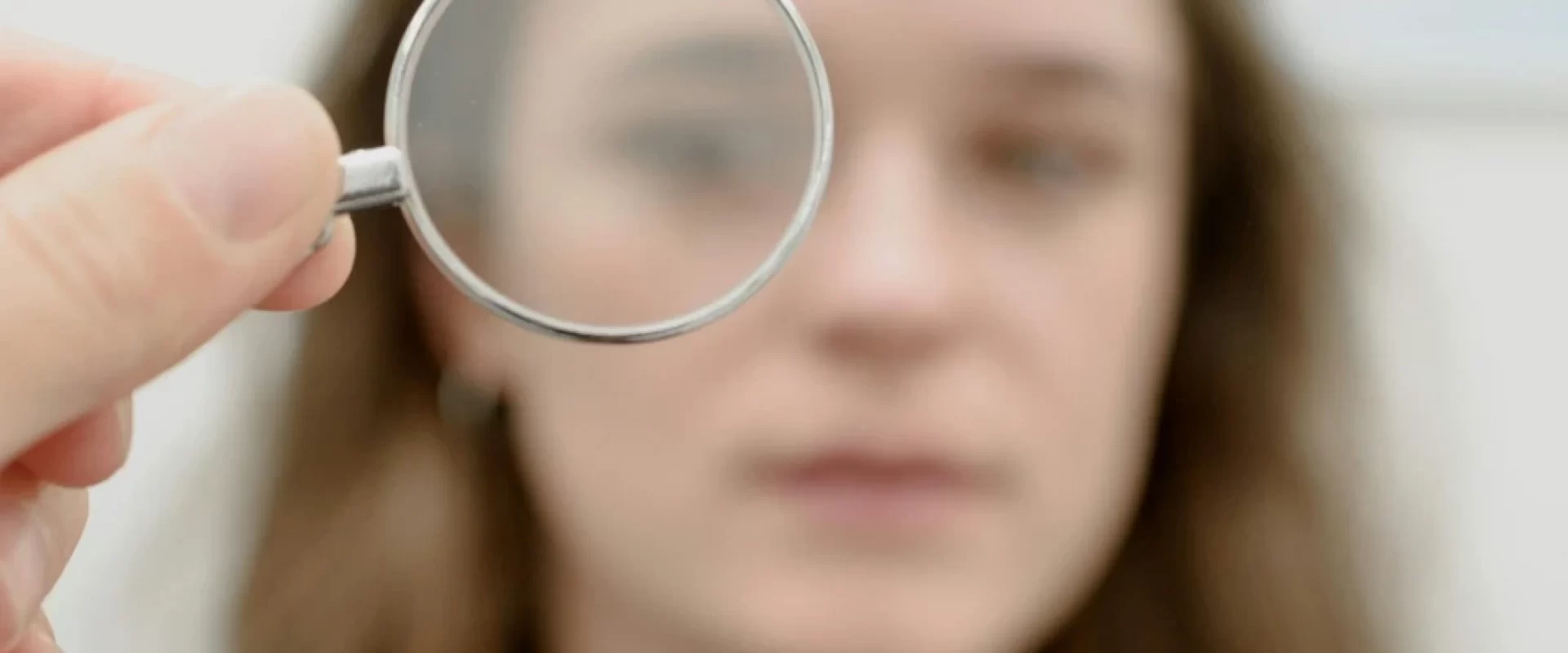 Blurry Vision A magnifiying glass - Replace Your Eyeglass Lens
